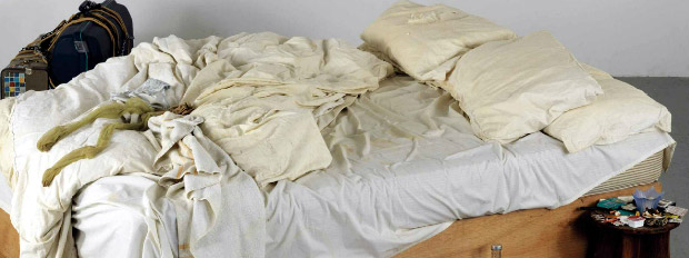 Видеть во сне грязную. Грязное постельное белье. Грязная простыня. Грязное постельное белье в отеле.
